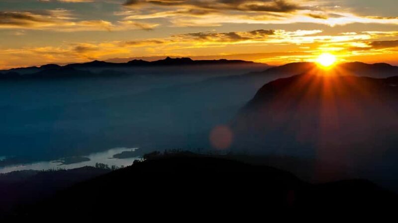 Kandy: Adam's Peak Guided Hike with Snacks and Pickup - What Makes This Tour Special?