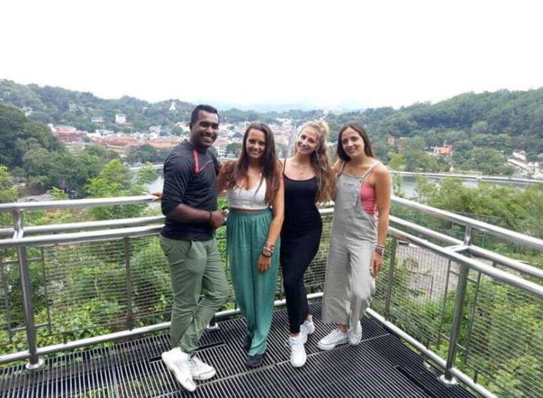 kandy-ambuluwawa-heights-tuk-tuk-tour-with-guide