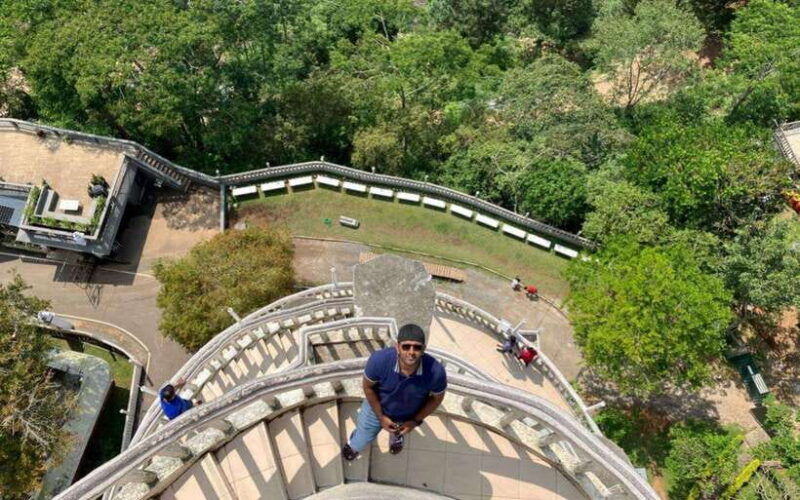 kandy-ambuluwawa-tower-pinnawala-and-kandy-full-day-tour