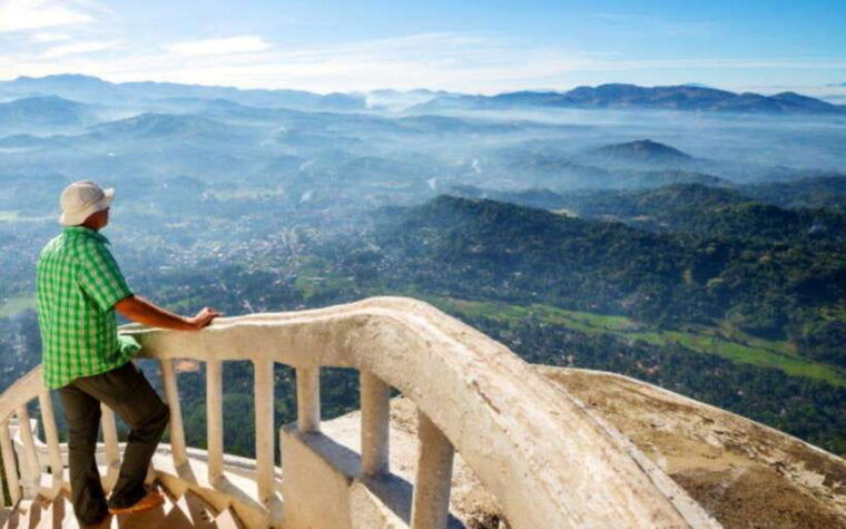 kandy-ambuluwawa-tower-pinnawala-and-kandy-full-day-tour
