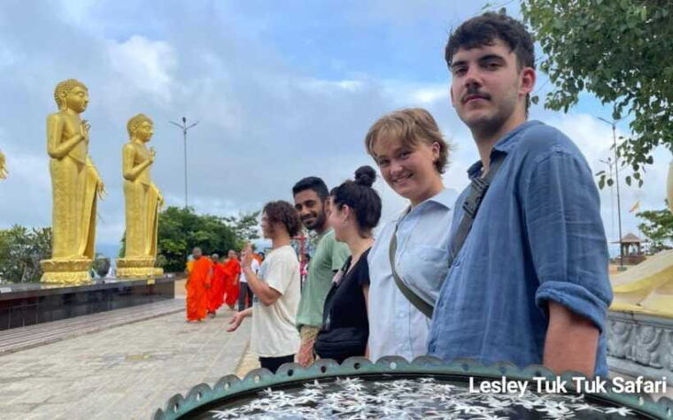 kandy-city-explore-with-lesley-by-tuk-tuk