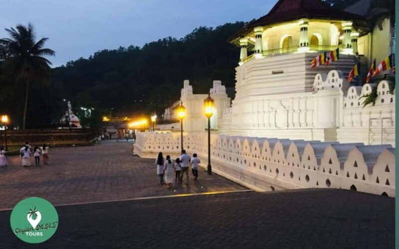 Kandy: City Explore with Local guide By Mini Van - Key Points