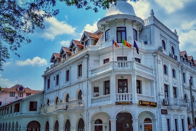 Kandy City Sightseeing and Ambuluwawa Tower by Tuk Tuk Tour - Discovering the Tour’s Highlights