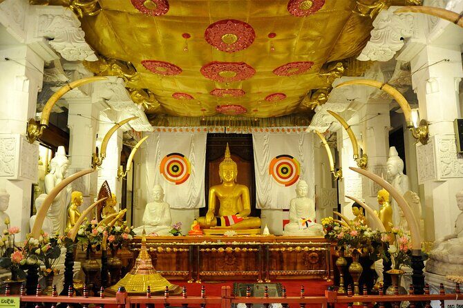 Kandy City Sightseeing Tour by Tuk Tuk - The Iconic Temple of the Sacred Tooth Relic