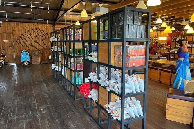 Kandy City Sightseeing Tour by Tuk Tuk - Exploring Kandy’s Sacred and Historic Temples