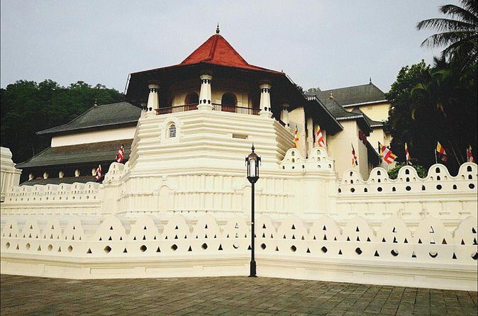 Kandy city tour for couple price - Frequently Asked Questions