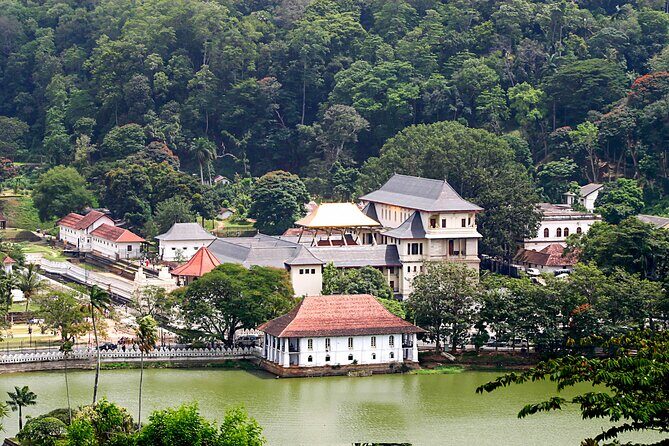 Kandy City Tour from Sigiriya - FAQ