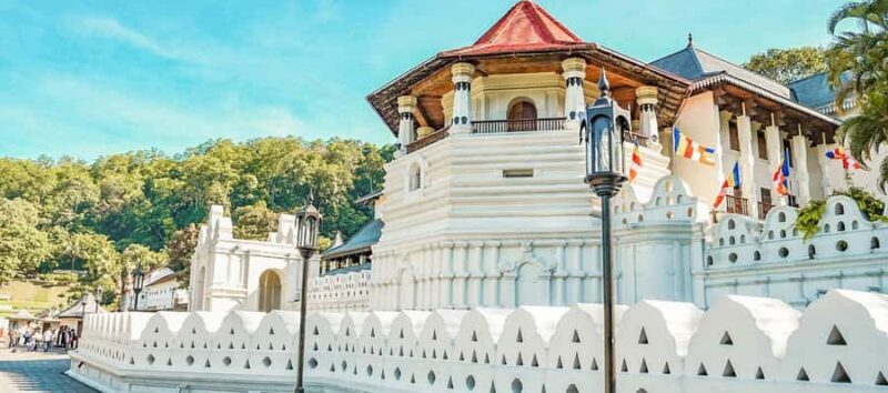 Kandy: City Tour with Temple of the Tooth & Lake Views - Who Should Consider This Tour?