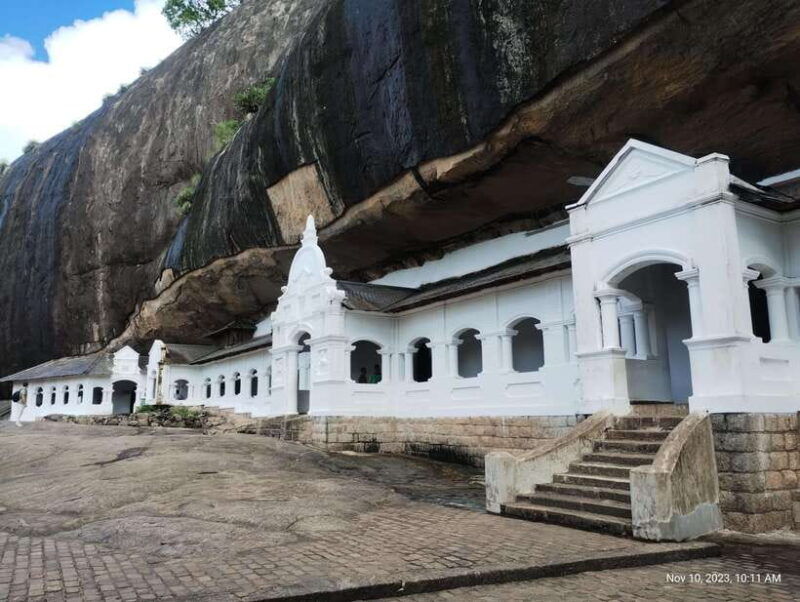 kandy-day-trip-to-sigiriya-dambulla-caves