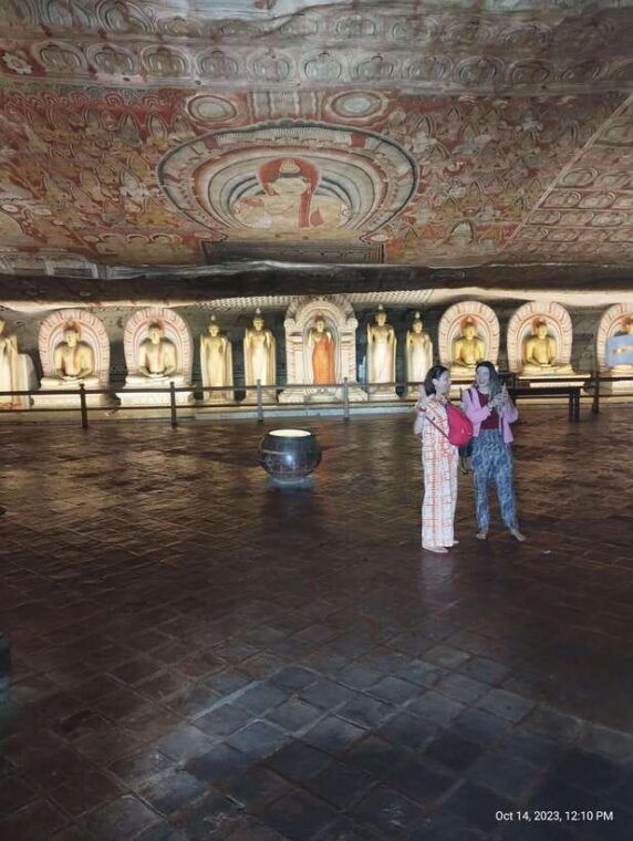 kandy-day-trip-to-sigiriya-dambulla-caves