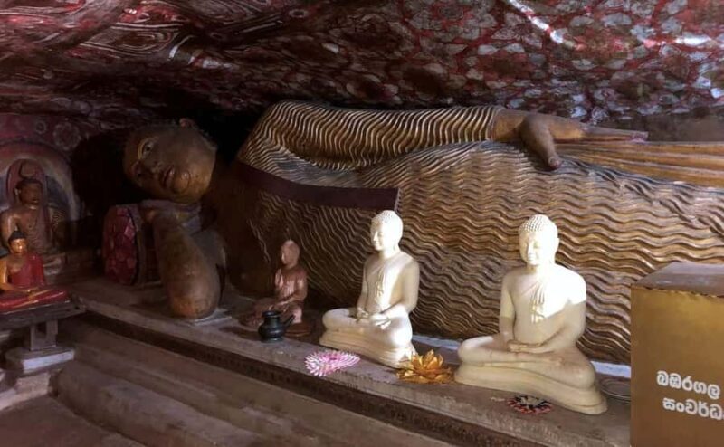 Kandy: Hidden Cave Temple Forest Hike & Lake View Summit - Descending and Reflecting on the Experience