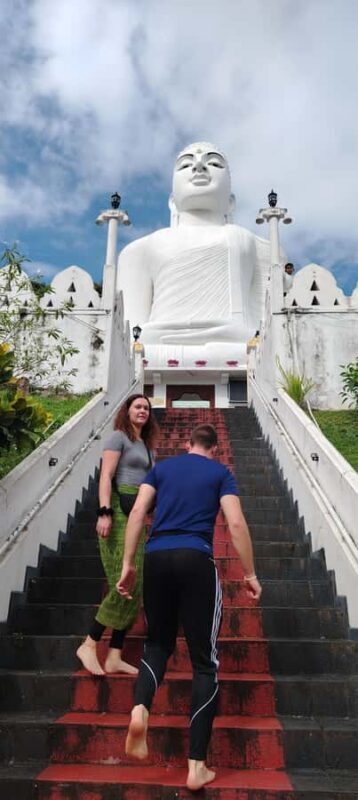 Kandy: Hidden Gems & Artisan Crafts Tuk Tuk Adventure - Market Stroll and Local Life