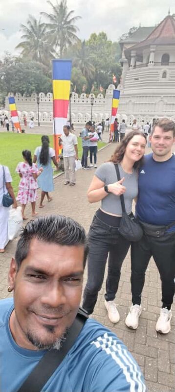 Kandy: Hidden Gems & Artisan Crafts Tuk Tuk Adventure - Visiting a Local Family Home