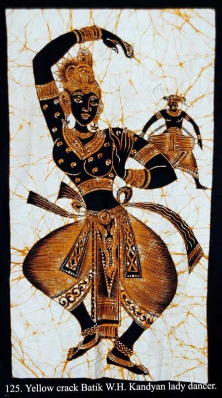 Kandy: Shopping & Street Food Tour by Tuk Tuk (Local Guide) - Gem & Jewelry Shop: Learning About Sri Lanka’s Famous Sapphires