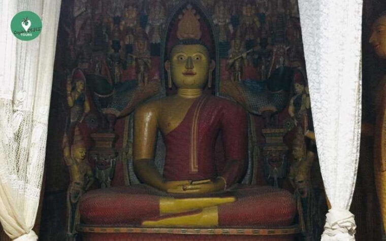 kandy-sightseeing-walkingtour-arround-kandy-with-localguide