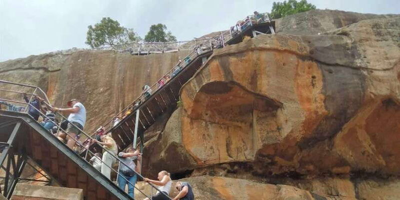 kandy-sigiriya-dambulla-minneriya-park-safari-day-tour