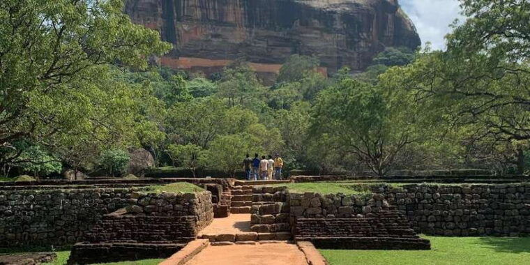 kandy-sigiriya-dambulla-minneriya-park-safari-day-tour