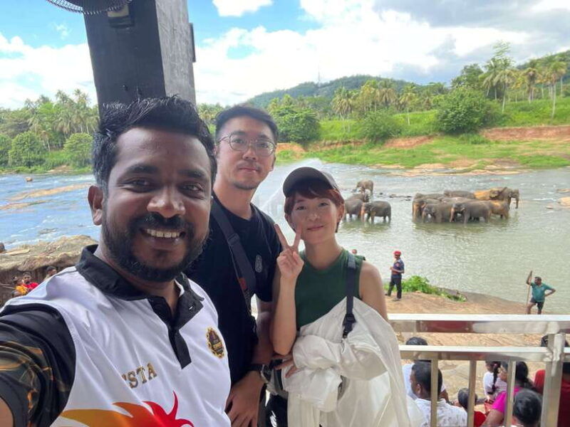 kandy-tuk-tuk-tour-with-ambuluwawa-tower-pinnawala