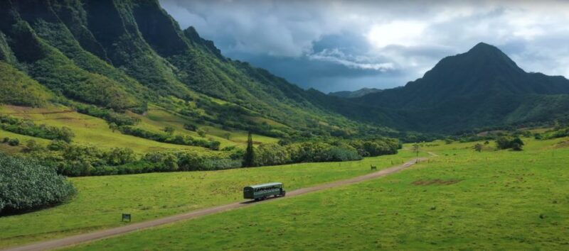 kaneohe-kualoa-ranch-hollywood-film-locations-tour-by-bus