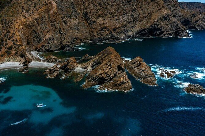 Kangaroo Island Ultimate Adventure Tour departing Kingscote - Midday Break: Vivonne Bay