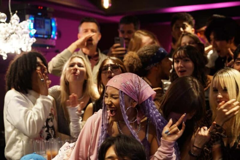 Kanpai Tokyo: Bar Hopping Nightlife Tour with a Local Guide - Key Points