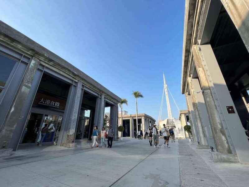 Kaohsiung: Highlights & Cultural Private Day Tour - Key Points