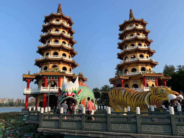 kaohsiung-highlights-cultural-private-day-tour