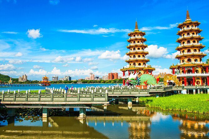 Kaohsiung Shore Excursion to Buddha Bliss and Baking Fun - Scenic Beauty at Lotus Pond