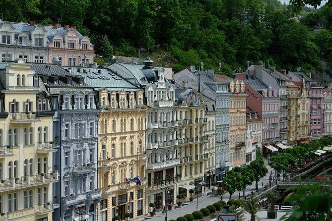 karlovy-vary-the-town-of-spas-mineral-springs-and-relaxation
