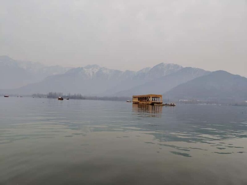 Kashmir Houseboat Tour Package for 3 Days - The Sum Up