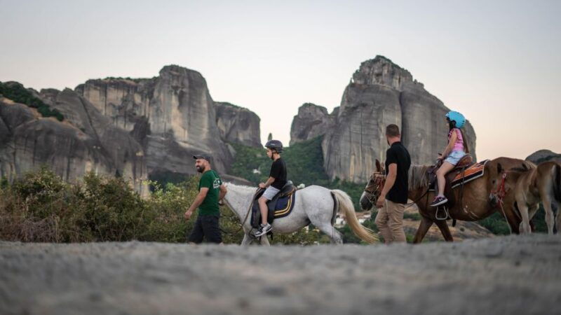 kastraki-meteora-sunset-horseback-riding