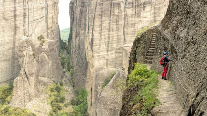 kastraki-meteora-via-cordata-hiking-tour-to-the-great-saint