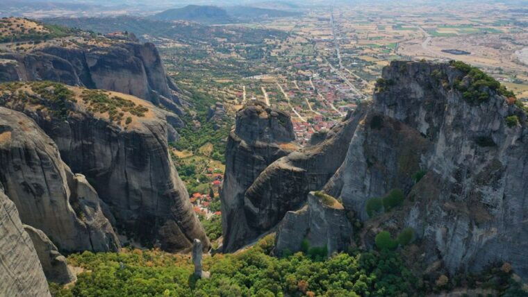 kastraki-meteora-via-cordata-hiking-tour-to-the-great-saint
