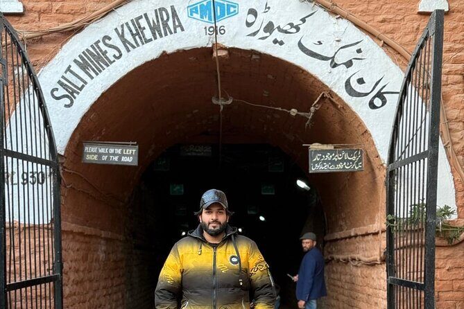 Katas Raj Temple Khewra Salt Mines and Kalar Kahar Day Trip - Key Points