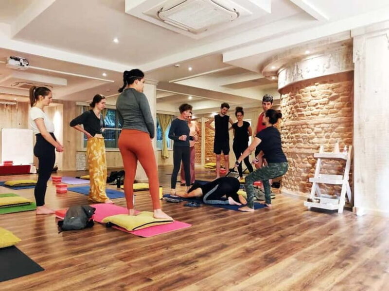 Kathmandu: 1-3 Day of Yoga and Meditation with Reiki Retreat - Guides and Staff – Personalized and Friendly