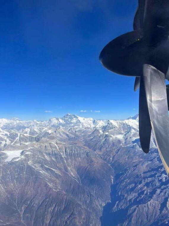 kathmandu-1-hour-mount-everest-flight-with-private-transfer