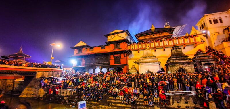 kathmandu-evening-aarati-tour-at-pashupatinath