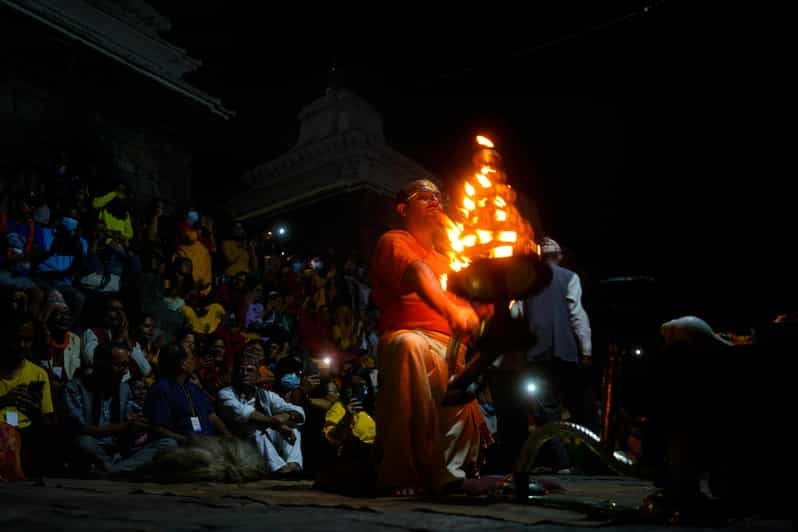 kathmandu-evening-aarati-tour-at-pashupatinath
