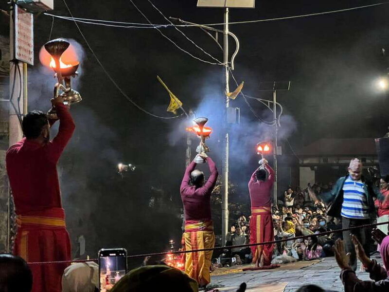 kathmandu-evening-aarati-tour-at-pashupatinath-temple