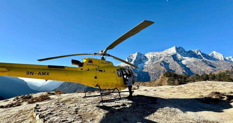 kathmandu-everest-helicopter-tour-with-syangboche-landing