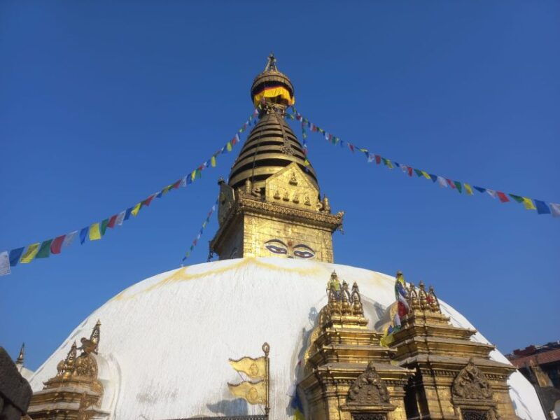 kathmandu-monkey-temple-and-chandragiri-cable-car-ride-tour