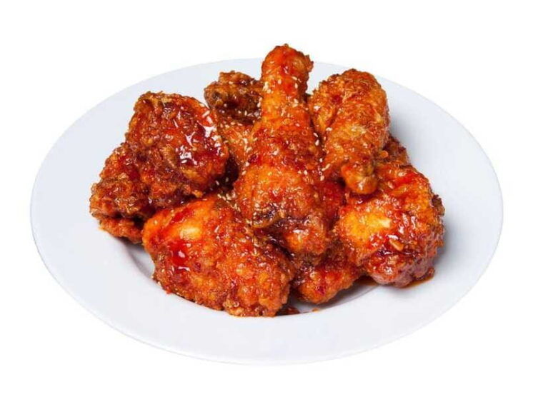 kathmandu-nepali-starter-platter-and-drink-at-atomix-bar