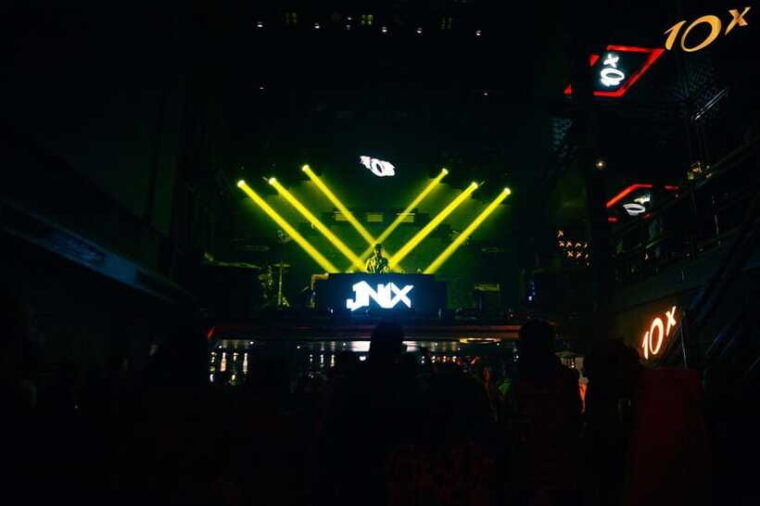 kathmandu-nightlife-tour-pub-crawl