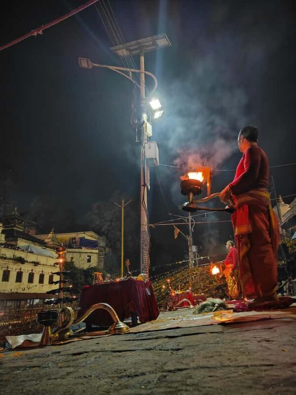 Kathmandu: Pashupatinath Temple Evening Aarati & Cremation - The Aarati Ceremony: Fire, Chanting, and Devotion