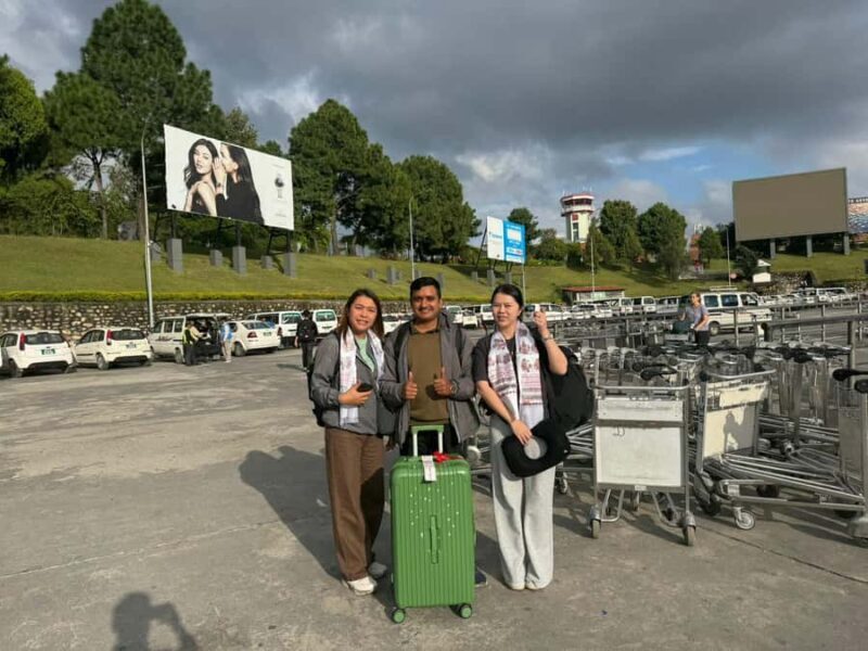 Kathmandu: Pashupatinath Temple Evening Aarati & Cremation - Meeting Sadhus and Embracing the Atmosphere