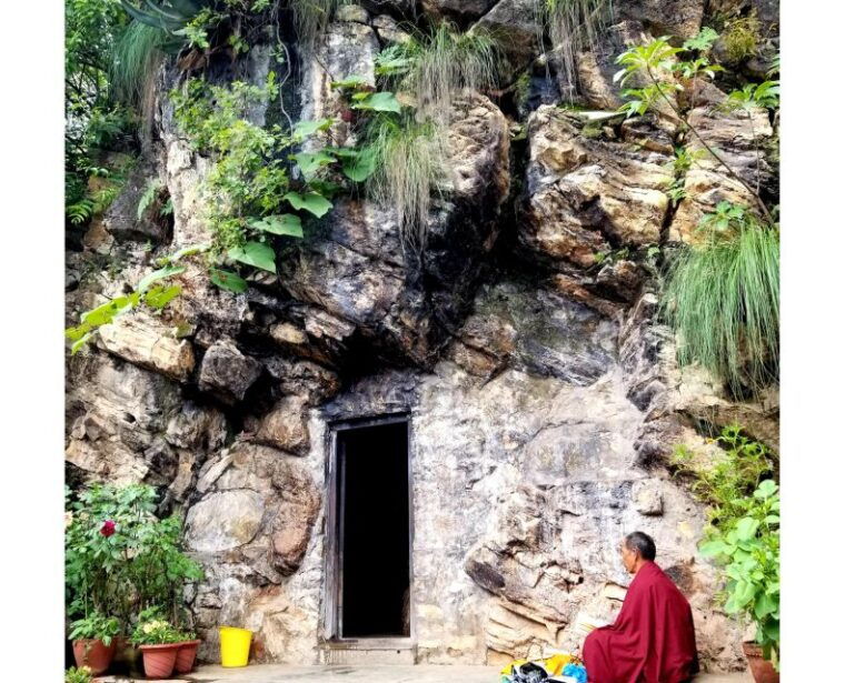 kathmandu-pharping-dakshinkali-and-chobhar-tour-with-lunch