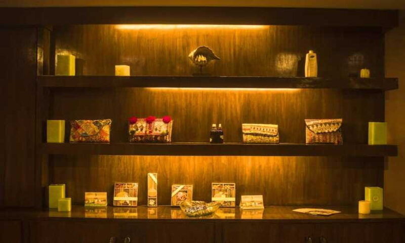 kathmandu-valley-ayurvedic-massage-with-shirodhara