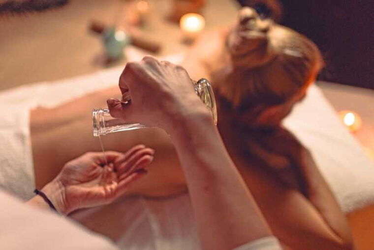 kathmandu-valley-ayurvedic-massage-with-shirodhara