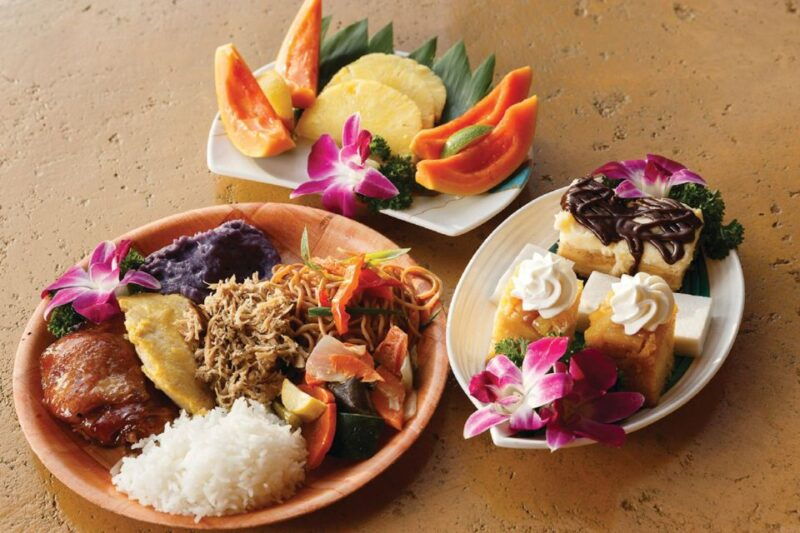 kauai-buffet-dinner-with-open-bar-and-luau-kalamaku-show