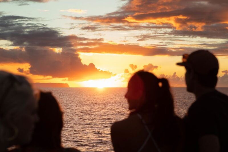 kauai-napali-coast-sunset-sailboat-tour-with-dinner
